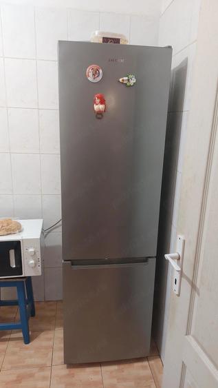 Inchiriez o camera intr-un apartament cu 3 camere - 1