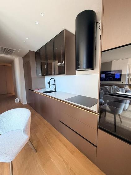 Apartament cu 3 camere semidecomandat în Herăstrău