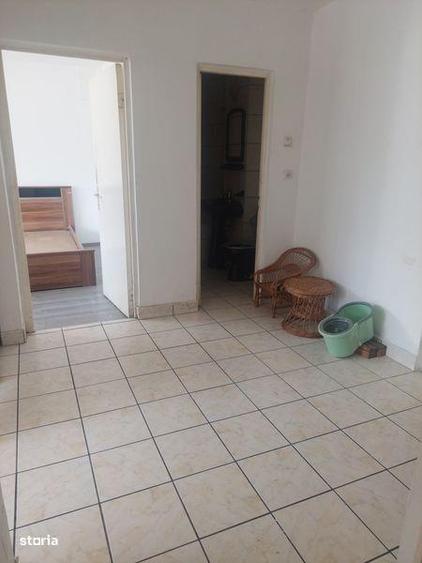 Apartament et.1 decom. sup.53 mp zona 1/m5 hol si bucatarie mare! - 1