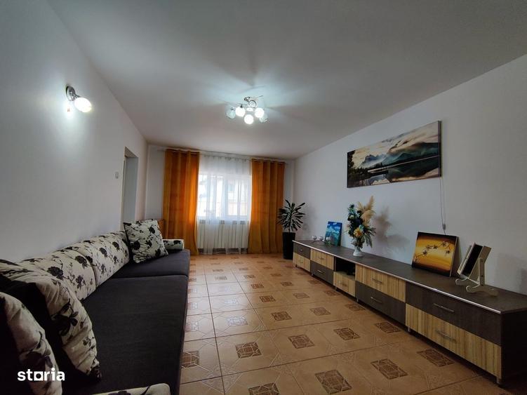 Casă cu 3 camere decomandat în Limanu