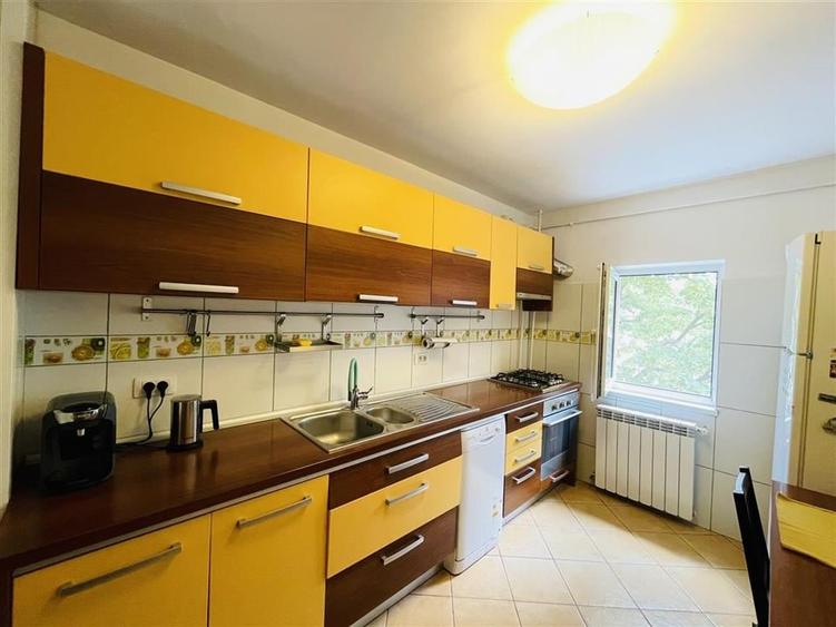 Apartament 4 camere,mobilat si utilat,etaj 3, zona Pompieri - 11