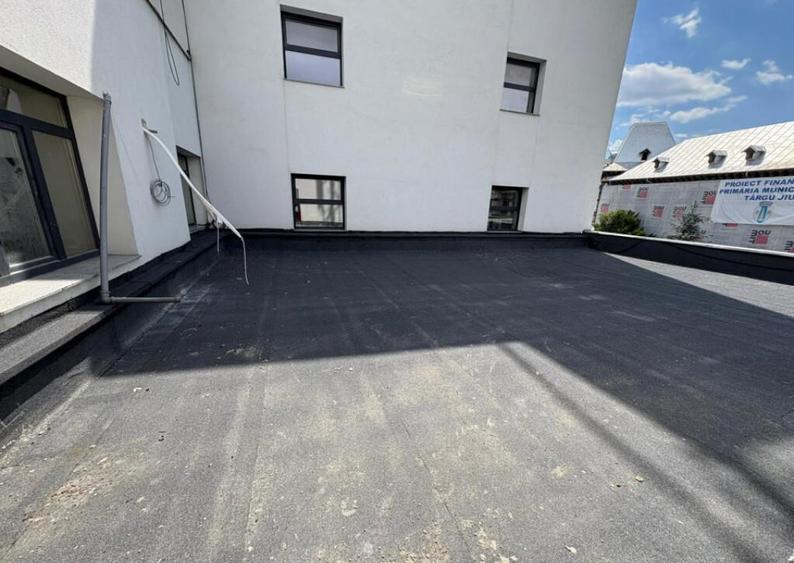 Spa?iu birou *94 mp - ultracentral * - trafic intens - 1