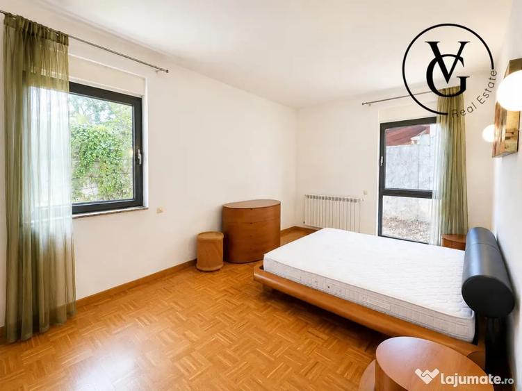 Apartament cu 4 camere decomandat în Central