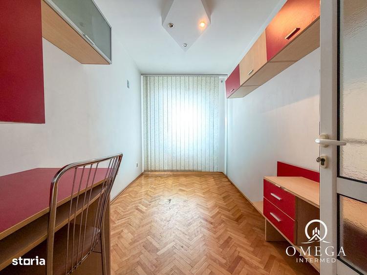 3 camere Decomandat Podu Ros Etajul 3 - 4