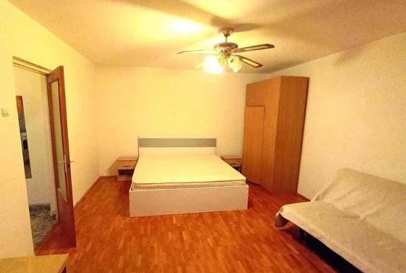 Garsoniera,B-dul Decebal,bl.1990,reabilitat,DECOMANDATA,Amenajata,Libera - 2