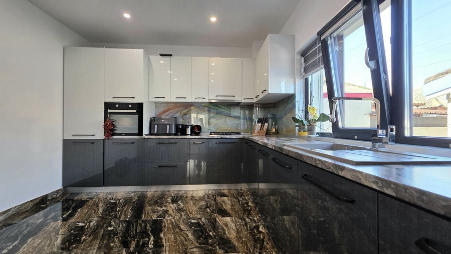 Vila P+1 in Navodari - Teren 1000 MP - Garaj auto - 5