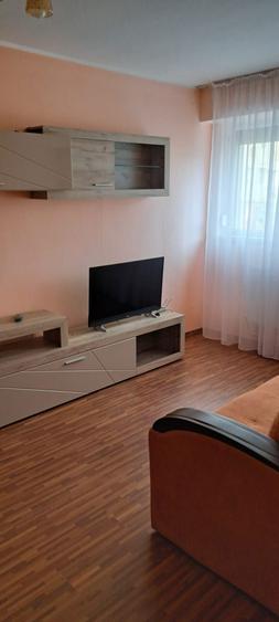 Inchiriez apartament 3 camere - 1