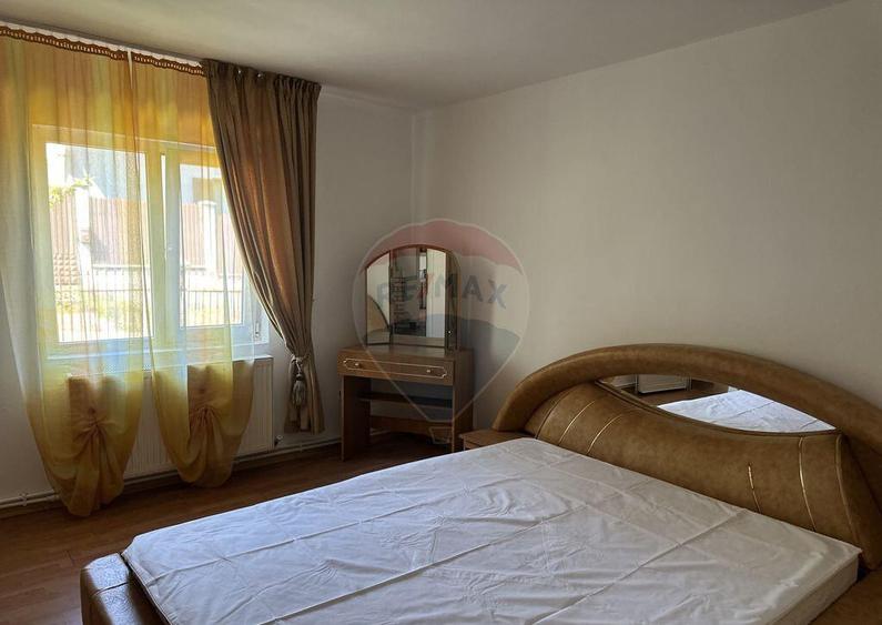 Casa spa?ioasa in Ciritei, gata de mutat - 11