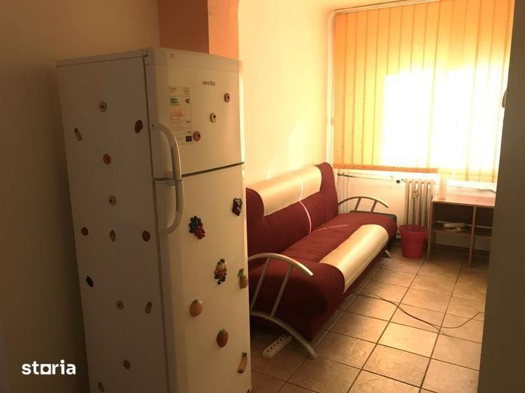 Garaoniera spatioasa de Inchiriat et 1 zona Rovine langa Scoala 35 - 3