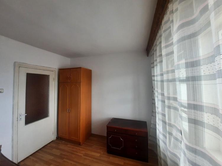 Inchiriez apartament 2 camere in Pascani. - 2
