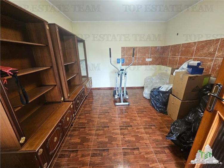 Casa la curte cu garaj dublu langa Padurea Rosu - 10