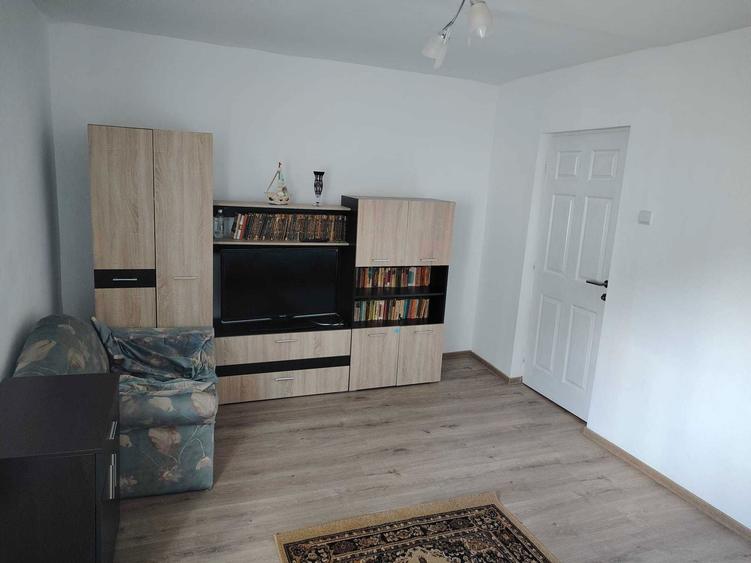 Apartement renovat, mobilat si utilat - 3 camere, 3 balcoane, 2 bai 96m in zona Lunca-Politie - 2