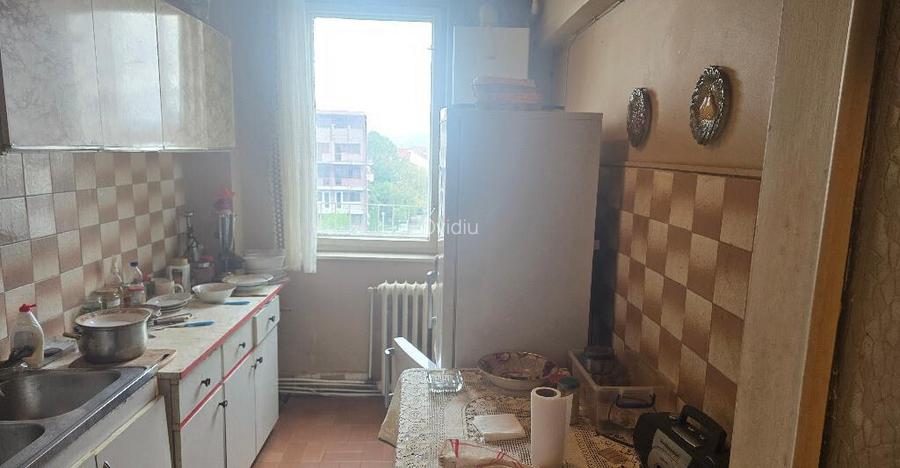 Vand apartament 2 camere decomandat in Deva, zona I. Maniu Vand apartament 2 camere decomandat in Deva, zona I. Maniu
