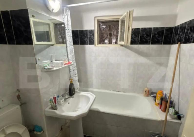 Apartament 3 camere, 55 mp, zona Vest - 9 mai - 2