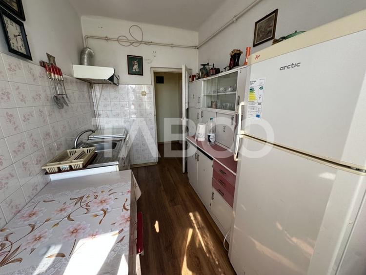 Apartament 2 camere 47 mpu decomandat 2 boxe la subsol garaj etaj 2 - 5
