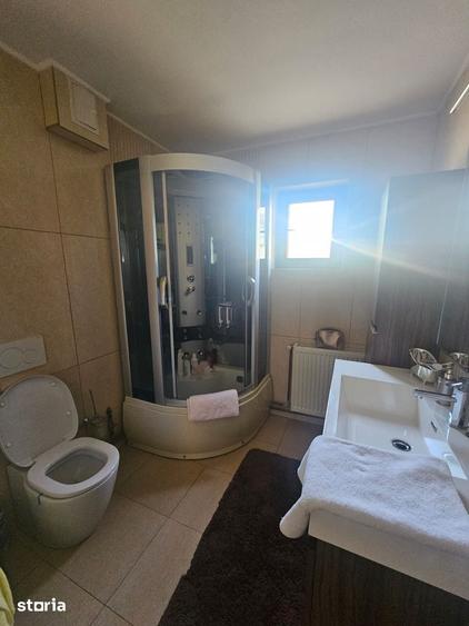 Casă cu 4 camere cu Teren 250 Mp în Valea Iașului