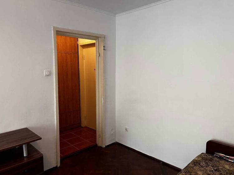 Vand garsoniera etaj intermediar - 1