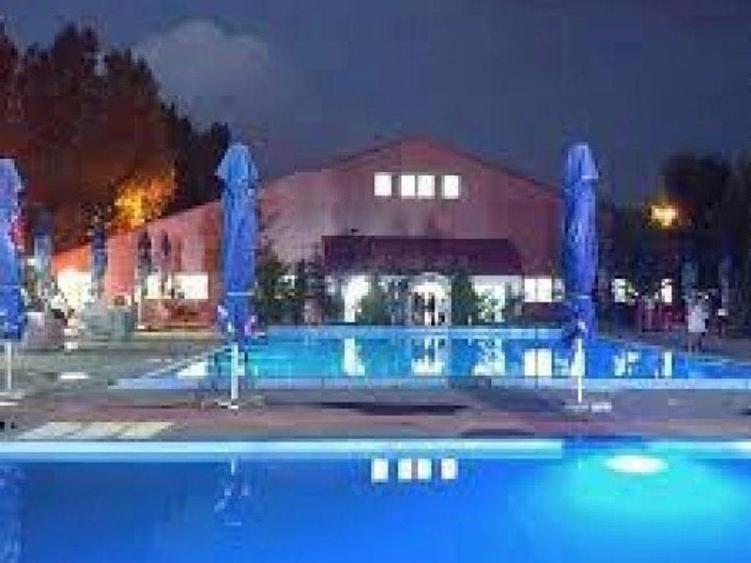 Pensiune restaurant , piscina, salon de evenimente de vanzare - 2