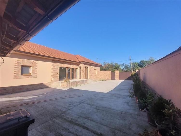 Casa frumoasa in Chisineu Cris - 3