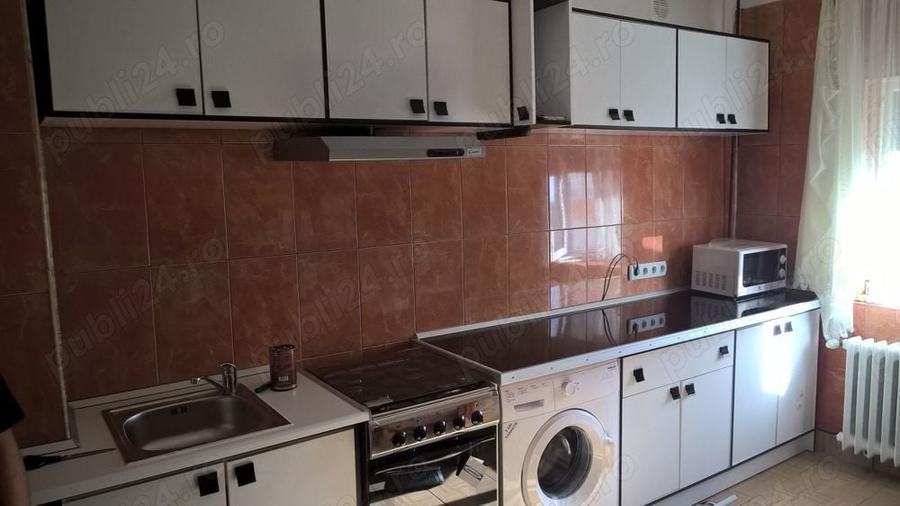 Apartament cu 3 camere decomandat în Complex Studențesc