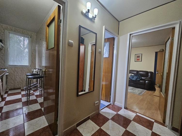 Valea Ialomitei langa statia de metrou  garsoniera mobilata utilata p/4 dec - 3