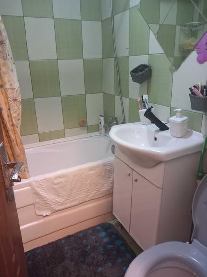 Apartament cu 3 camere semidecomandat în Tronari