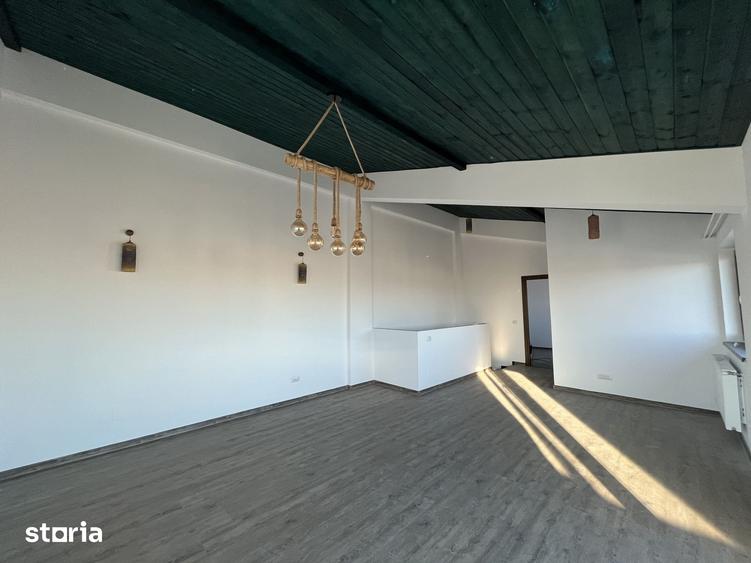Casă cu 5 camere cu Teren 250 Mp în Central