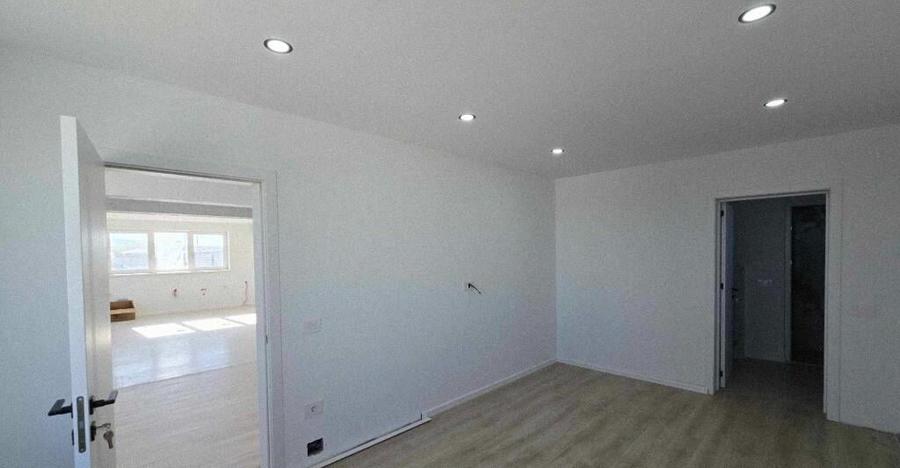 Hala noua + cladire birouri de inchiriat, zona Metro - 1