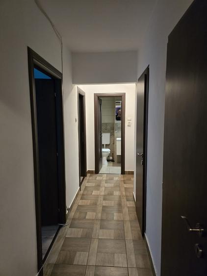 Obor Kaufland 3 camere vanzare, etj 4/10 - 3