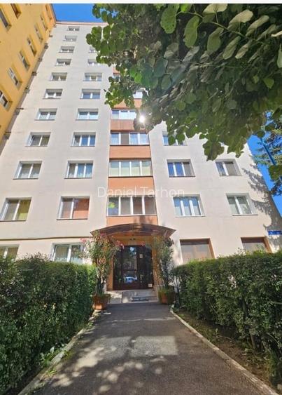 Apartament 3camere de inchiriat zona Grivitei