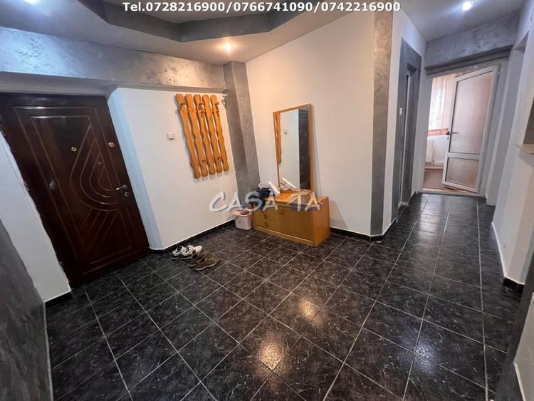 Inchiriere apartament 3 camere, situat in Targu Jiu, Victoriei - 11