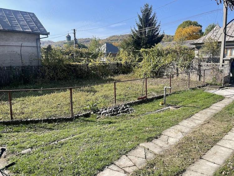 Casa, curte spatioasa si teren de vanzare - sat Motaieni, Dambovita - 4