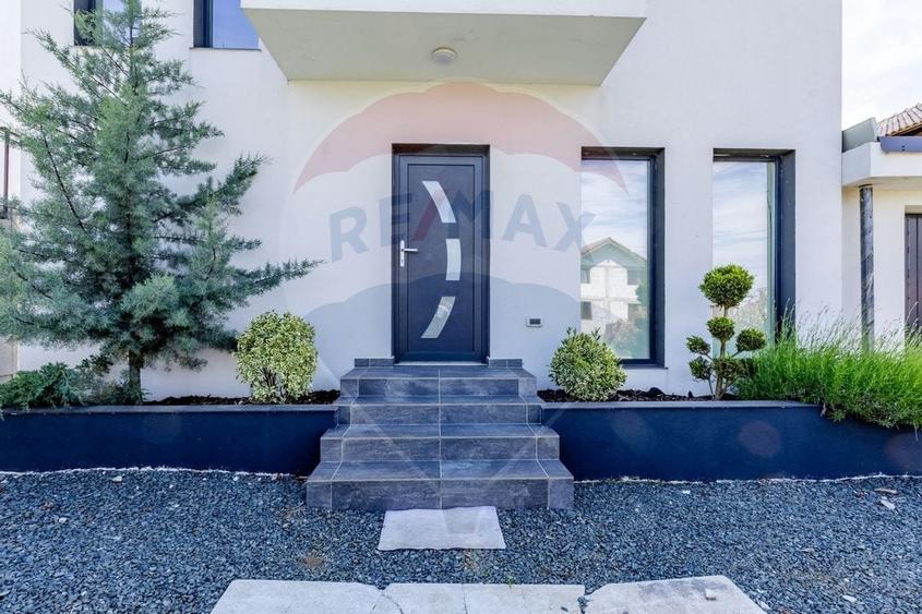 Vilă de lux cu piscina de închiriat - 21