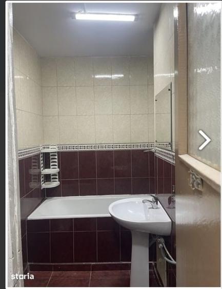 Apartament cu 3 camere decomandat în Drumul Taberei