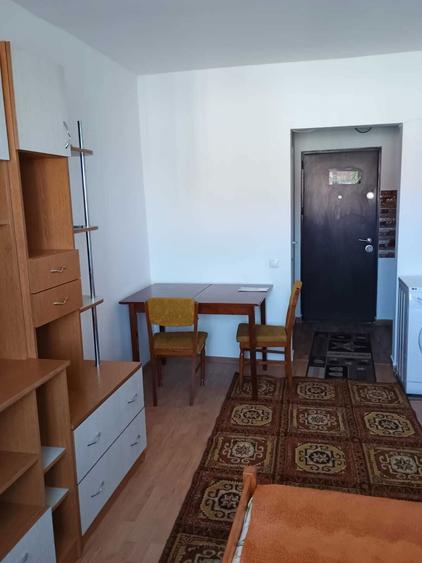 Garsoniera de inchiriat - DOAR termen lung - 240 Euro + garantie - 7