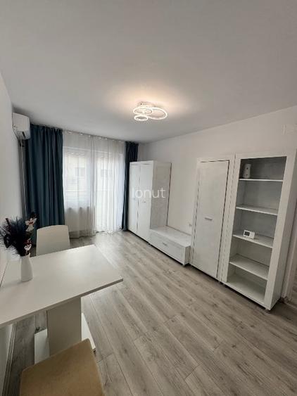 Centrala proprie, renovat complet, in apropierea Spitalul Judetean