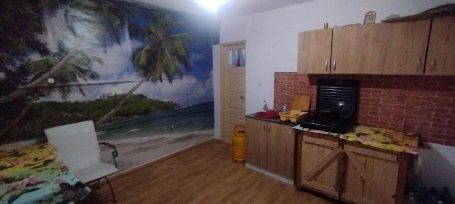 Vând casă+ teren  - 7