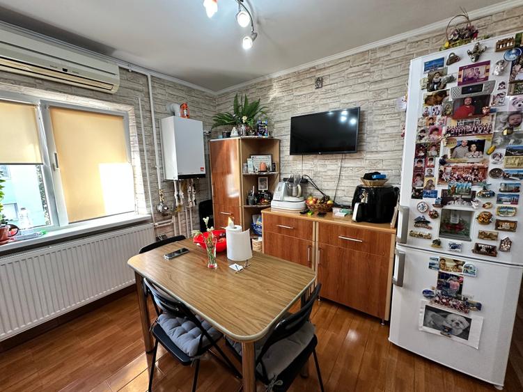 Aviației 2 camere renovat complet cu centrală  zona superba. - 11