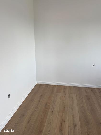 Apartament cu 3 camere în Micro 17