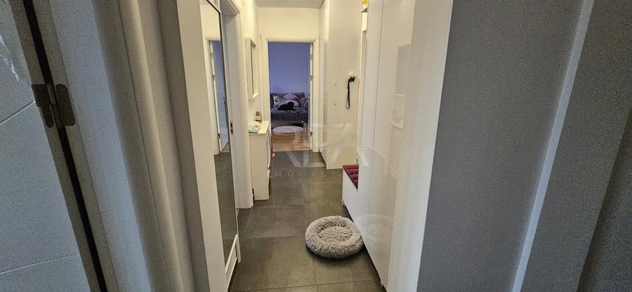 Apartament cu 3 camere decomandat, mobilat în Decebal