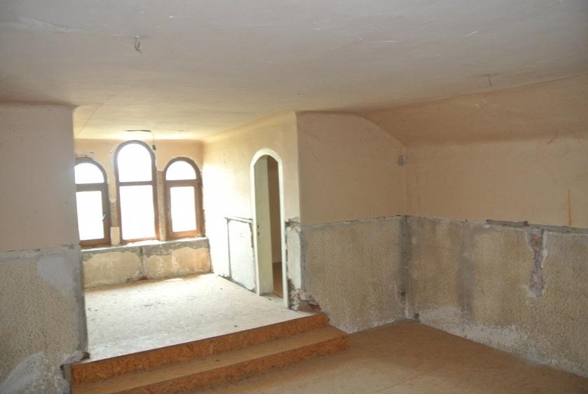 Proprietate Bascov, teren 13.500mp + 2 constructii (36 camere) - 16