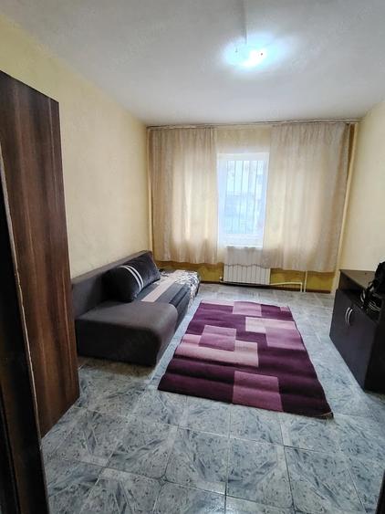 Garsonieră decomandată în Central