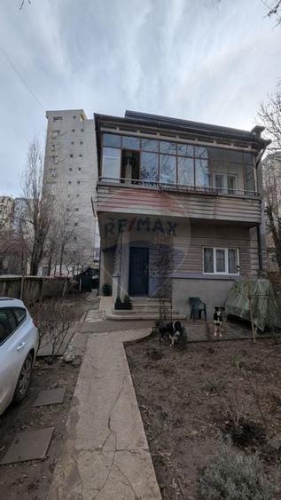 Vânzare Casă / Vilă cu 11 camere  în zona Iancului - 51