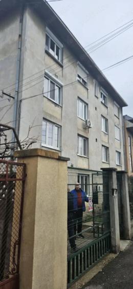 Complex , strada Cluj , loc parcare !!! - 5