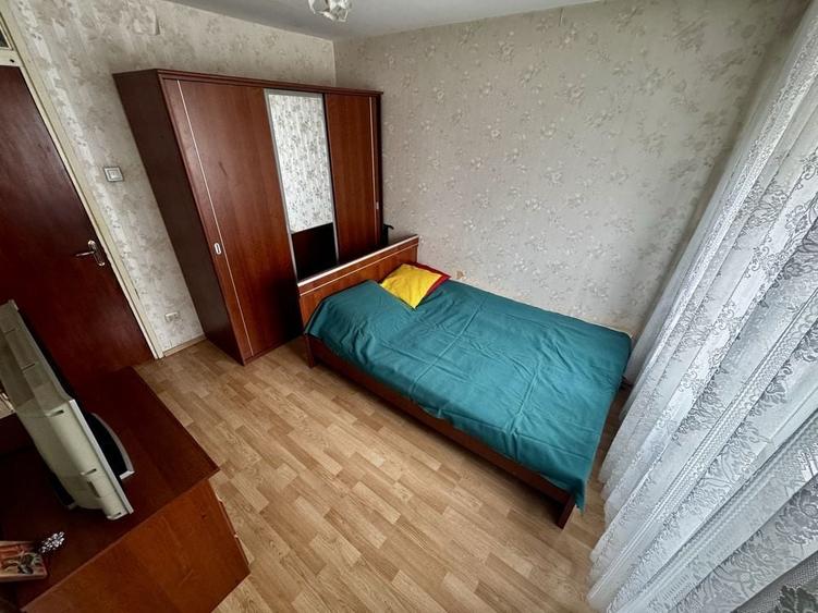 De vanzare apartament 3 camere zona Titan-Auchan, 2 bai, etaj 6/8, bloc 1980 - 1