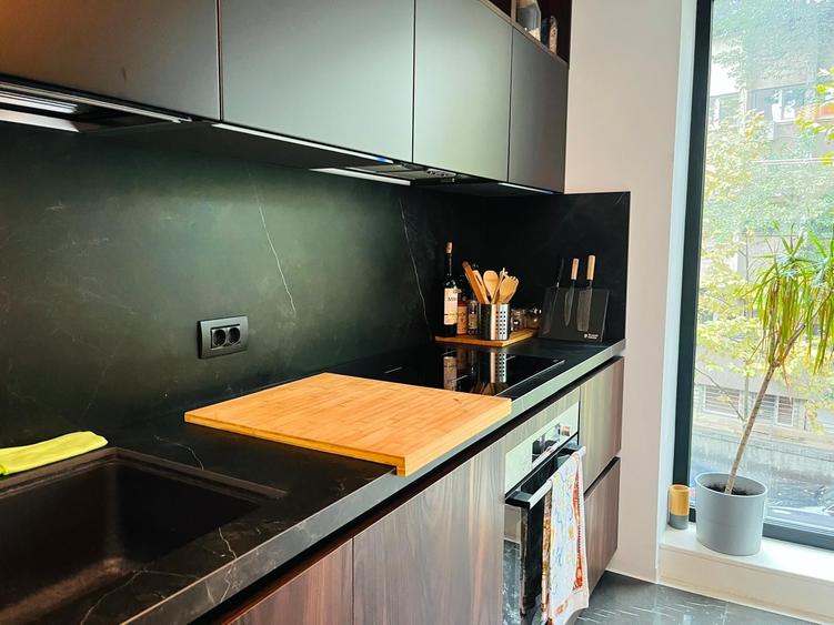 Apartament cu 4 camere în Aviatorilor