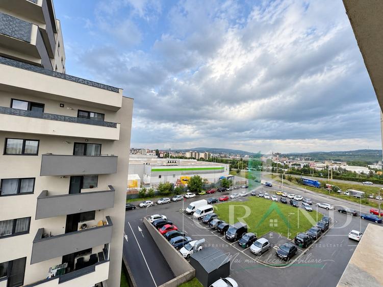 Apartament cu 3 camere semidecomandat, mobilat în Mărăști