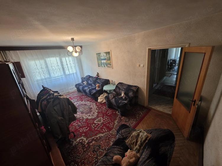 Apartament cu 3 camere decomandat în Nord
