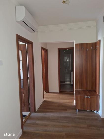 Apartament cu 2 camere decomandat în Calea București