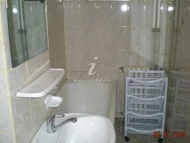 Apartament cu 3 camere semidecomandat în Tomis Nord